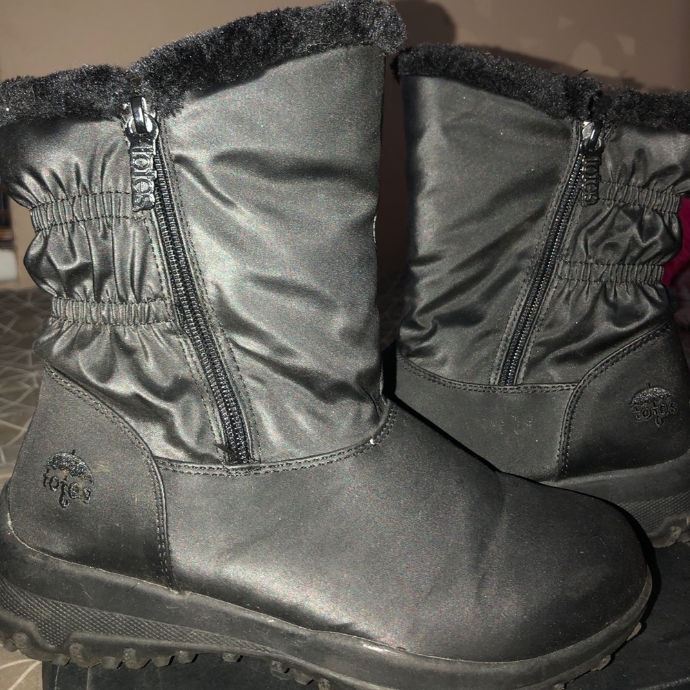 Totes women snow boots GREAT CONDITION